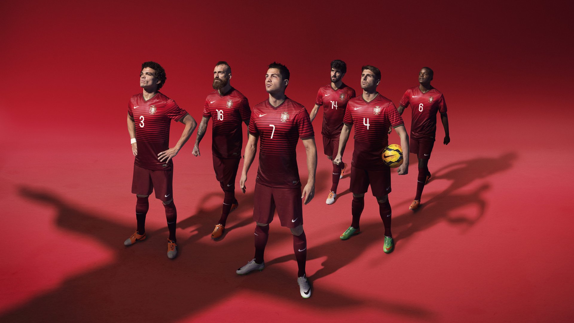 国际足联世界杯2026-莱万三场射穿助攻数，曼联极限挑战正当时